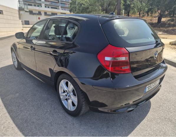  BMW  118D